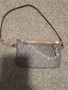 Michael Kors Size Small Synthetic Leather Fanny Pack